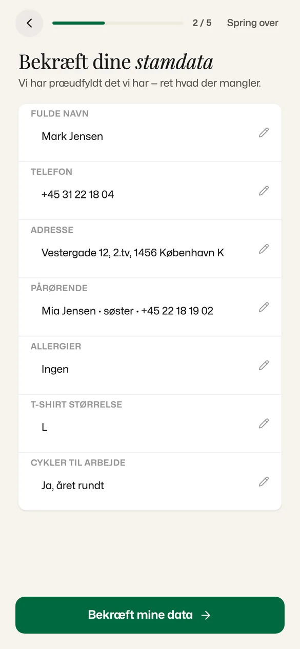 Bekræft dine stamdata, udfyldt med det HR har