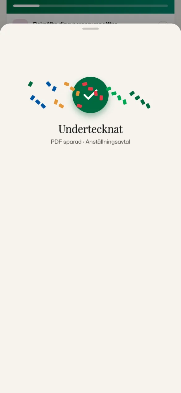 Kommas mobilapp, avtalet är signerat: en grön bock med konfetti, "Undertecknat" och "PDF sparad · Anställningsavtal".